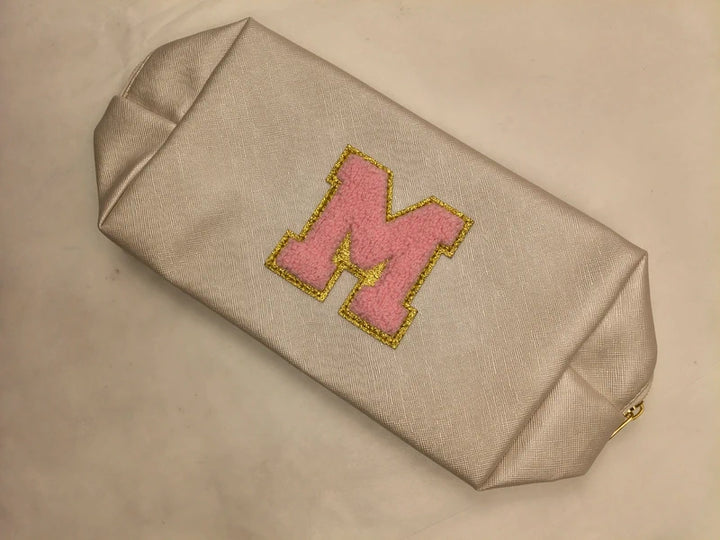 Geanta cosmetice voiaj, piele PU, 21 x 9 x 12 cm, cu litera monograma, roz
