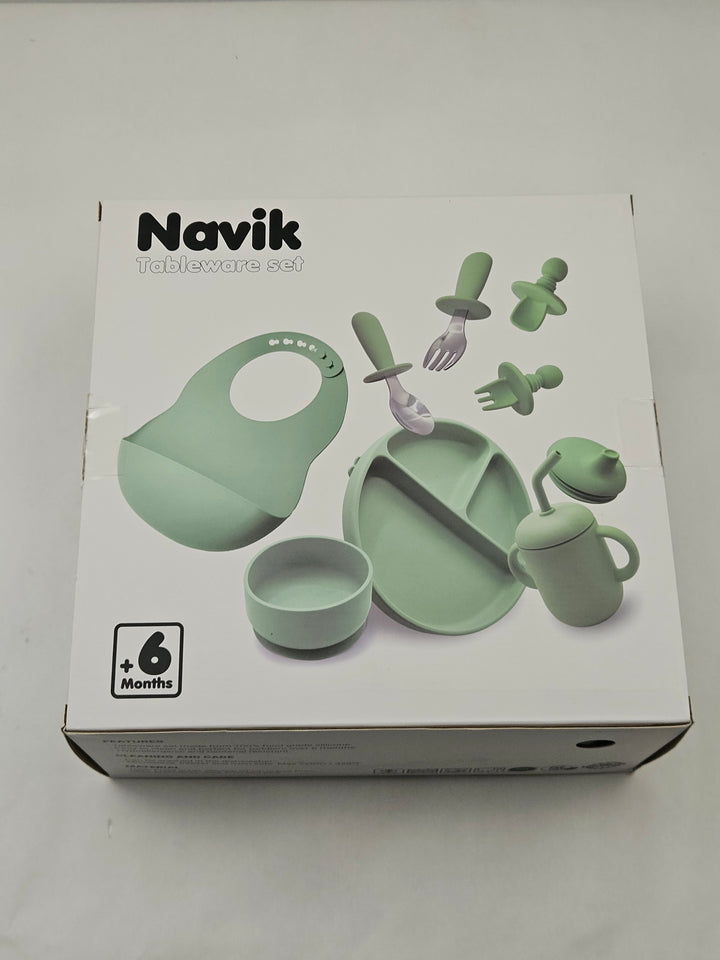 Set hranire bebelusi 10 piese, silicon alimentar, farfurie si bol cu ventuza, cana cu pai si cioc, verde