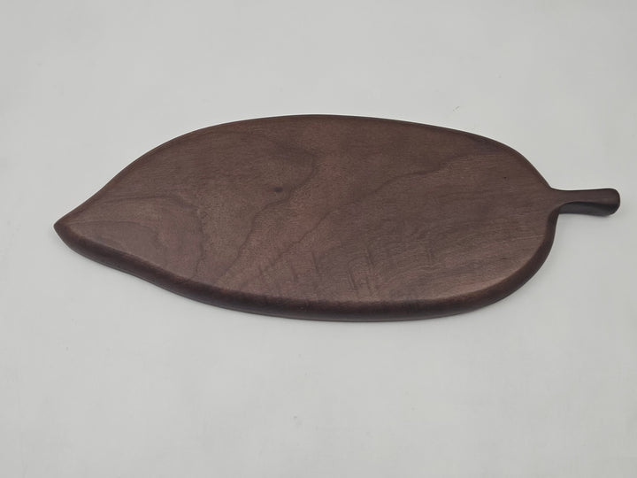 Tava servire decorativa din lemn de acacia 38 x 15 x 1,5 cm, model frunza