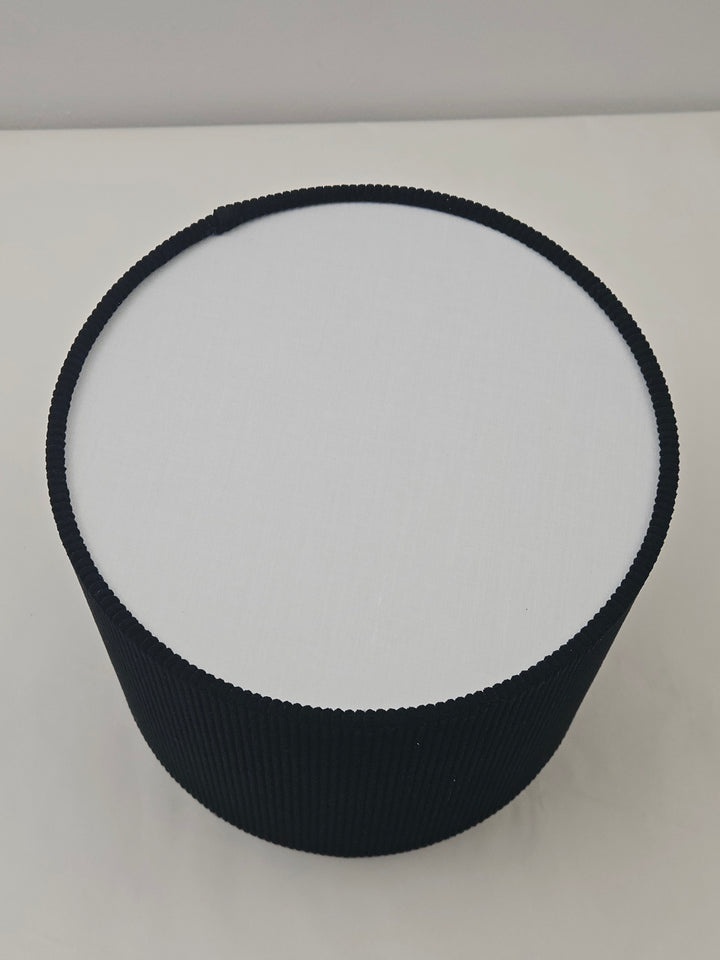 Plafonieră cilindrică, abajur din reiat, Ø 22 x 17 cm, soclu E27 pentru bec LED, negru
