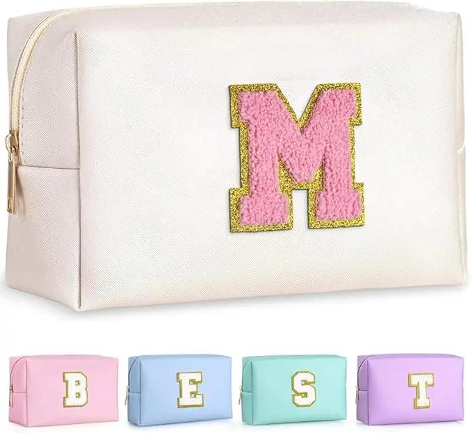 Geanta cosmetice voiaj, piele PU, 21 x 9 x 12 cm, cu litera monograma, roz