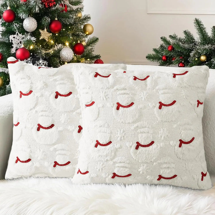 Set 2 fețe de pernă decorative, 45 x 45 cm, poliester plușat cu broderie 3D, fermoar ascuns, model Crăciun